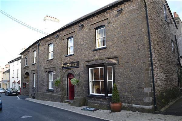 The Red Lion Hotel Llangadog Exterior photo
